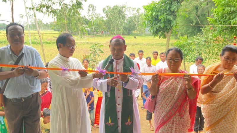 বারোমারী ধর্মপল্লীতে বিশপ পল পনেন কুবি সিএসসি’র পালকীয় সফর