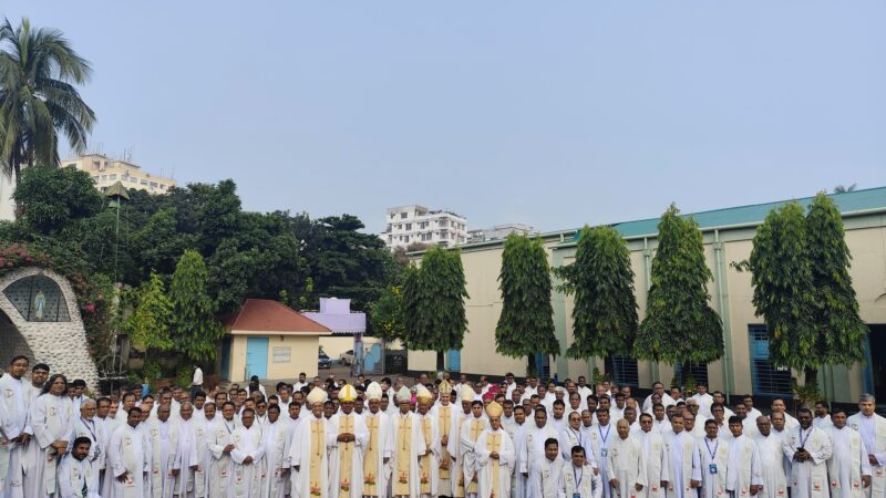 ধর্মীয় ভাবগাম্ভীর্য এবং আনন্দঘন পরিবেশে অনুষ্ঠিত হলো বাংলাদেশ ধর্মপ্রদেশীয় যাজক ভ্রাতৃসংঘের বার্ষিক সভা ও রুবি জুবিলী উৎসব
